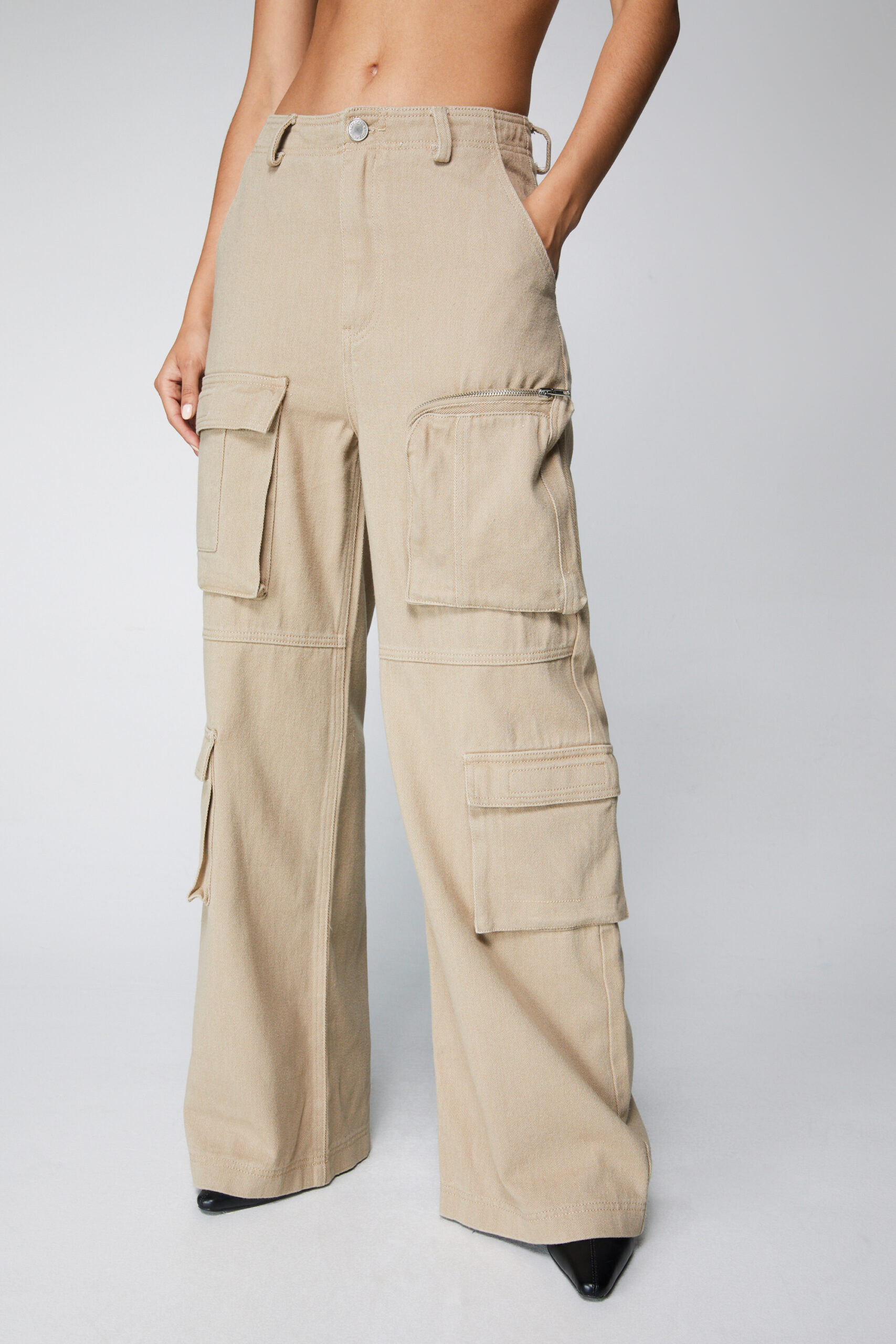 Low Waist Wide Leg Cargo Pants