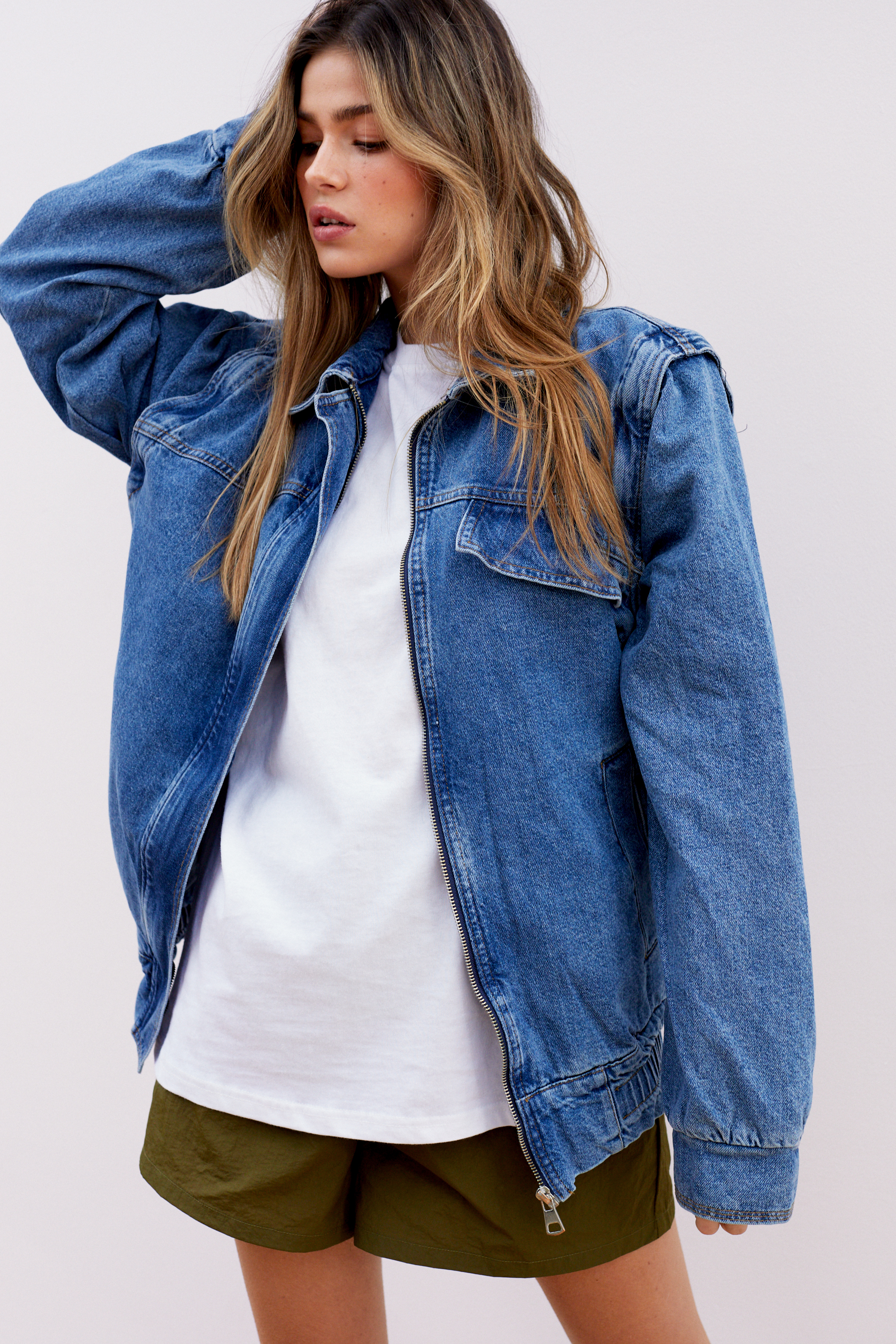 2 In 1 Detachable Sleeve Denim Hybrid Jacket