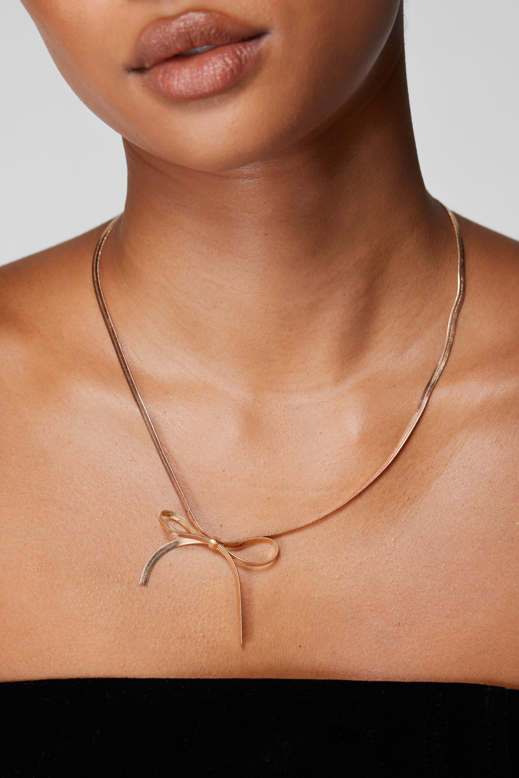 Bow Chain Necklace